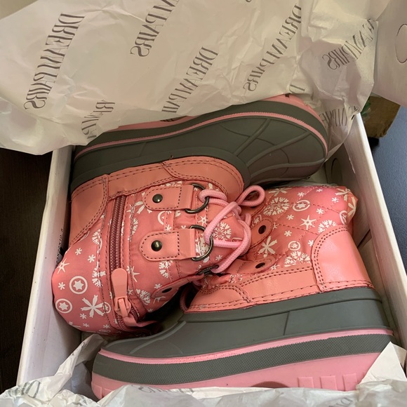 New in box pink snow boots little kids size 10 with faux fur lining - Picture 1 of 16